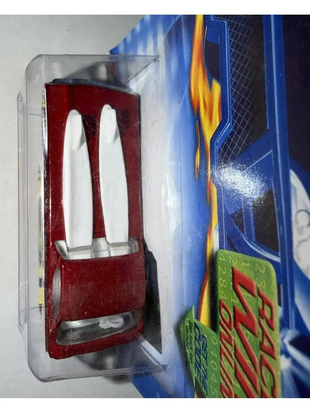 Hot Wheels 2002: Collector #122 - Deora - Red w/White Surfboards